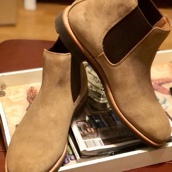 HOLIDAY SPECIAL: J CREW Suede Chelsea Boots - Picture 5 of 6